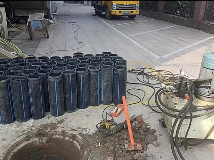 察布查尔PE置换管厂家 DN315置换管 非开挖管短管置换